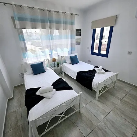 Marina Gardens, Delightful 2 Bedroom דירה *
