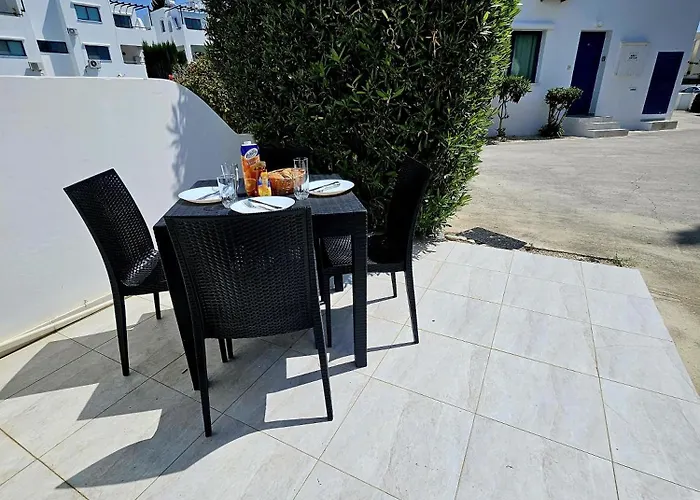 Marina Gardens, Delightful 2 Bedroom Paphos