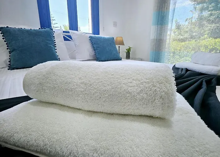 Marina Gardens, Delightful 2 Bedroom Apartmán